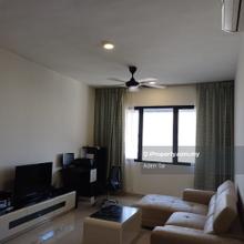 3 rooms big unit, fully furnished, near MRT, wifi provided, 2 carparks
