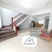 Well Kept House 5 Bedrooms Facing Lake Full Aircond Spacious Layout  
