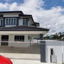 Well maintain 2 storey landed house near hospital 