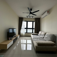 Facing Kl city K.L.C.C Fully Furnished. Mid Floor