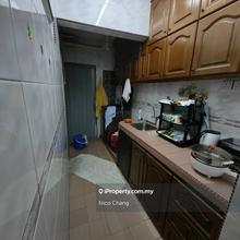 Sri Jinjang Apartment, 850sqft, surrounding many restaurant