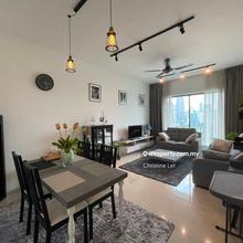 Fantastic KLCC view with Balcony, private lift, carpark included. 