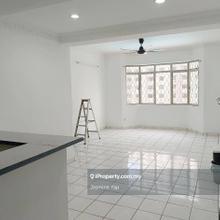 Walking distance to LRT station