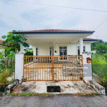 Facing Open Extra Space Car Parking! Huge Land Area! Basic Unit!