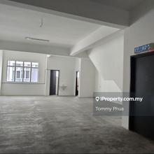 Kota Puteri Jalan Kota 1/2 Intermediate lot 2nd floor for rent 1000 