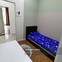 Small bedroom for rent ( female only )