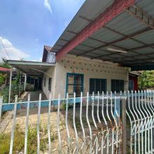 Menglembu Rare Super Long Village Bungalow Land Good Location 