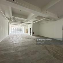 Retail Office for rent in PJ !