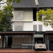 Upper unit  townhouse@ The Mews ,Glades for sale