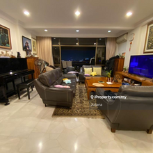 Spacious 3-bedroom condo with stunning unblocked view