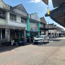 Taman Universiti @ Double Storey Shoplot Facing Inner Road