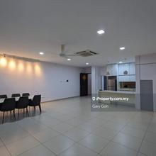 High Floor Corner unit, Renovated wet kitchen