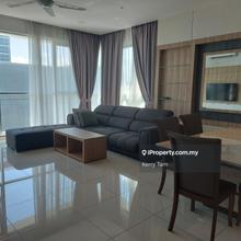 Link to Starling Mall, short drive to MRT station and One Utama