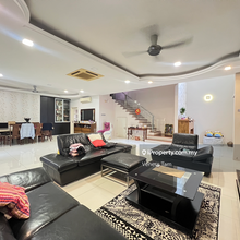 Corner,2.5storey,semi-D,limited,renovated,gated guarded,freehold