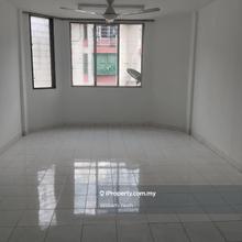 Great community. Near parks, schools, libraries, and shops.