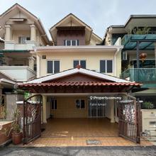 Well renovated and beautifully furnished house with 4 rooms, freehold!