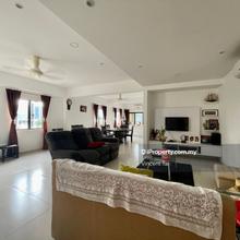 Nice condition penthouse, very well maintained