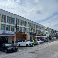 3 Storey Shop Lot Mount Austin / Facing Main Road / 24x70 / Freehold 
