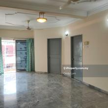 Teratai Mewah Condominium, Corner Unit