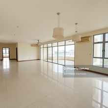 Spacious unit 3223 sft in Seputeh