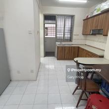 Below Market Value Greenlane Heights High Floor Corner Unit For Sales