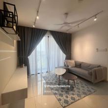 Aratre corner unit neat to mall & lrt fully furnished 2carparks