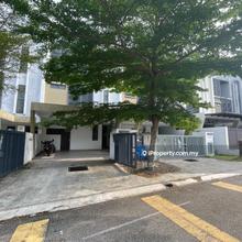 Golf Course View 3sty Terrace in Glenmarie beautifully furnished 