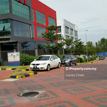3 Semi D corner shop office with many parkings at Puchong town centre 