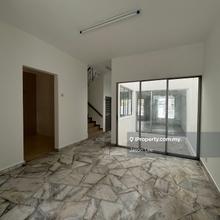 2.5 Storey Terrace Bandar Country Homes Rawang, Move In Condition.