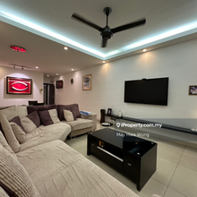 Tastefully furnished unit & great layout