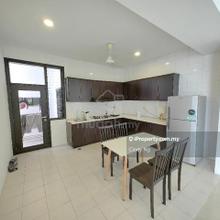One Avenue Condo With 2 Car Park