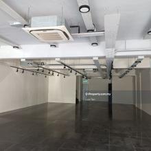 Freehold Corner shop with Lift. Positive rental. Good visibility. 