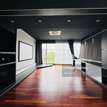 3.5 storey bungalow with lift