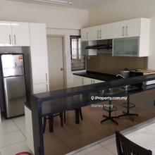 Freehold, 2 Bedroom, Walk to LRT 