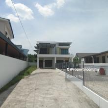Sungai Layar Taman Teratai 2 Stry Semi-D House Long Car Porch For Sale