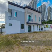 Corner lot Terrace house with big land @ Legasi Iv Bk8 for sale!!