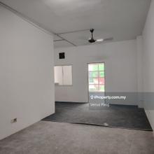 OUG 3storey first floor shop for rent