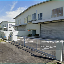2 Adjoining 1.5 Storey Semi-D Factory For Rent