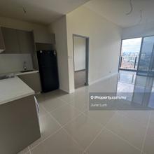 Freehold, Near MRT, Wide Balcony with KL City view!