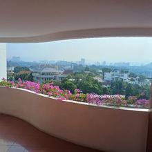 Great location. 2 mins walk to bangsar shopping complex 