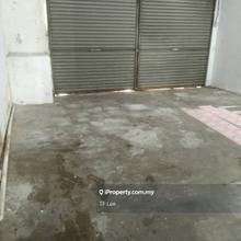 Ground floor unit with glass partition 