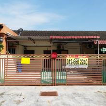 Bedroom w/atth Bathroom A/gate A/cond W/heater K/cab Hob Fridge Washer