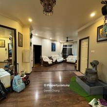 De Summit 2 bedroom unit for sale negotiable