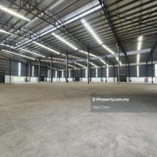 Semenyih, Sungai Lalang, Corner Warehouse/ factory with racking