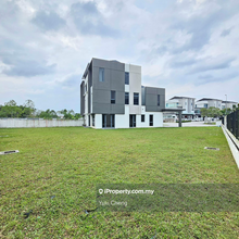 Extra big land size, Low density of high end residential