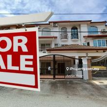 2.5 storey house Bandar Puteri 8, kitchen fully extended & car porch 