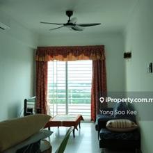 Pinang Laguna Well Maintanied unit with Build in kitchen airconds