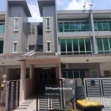 Freehold 1.5 Storey Upper Townhouse Taman Permatang Maju Sitiawan