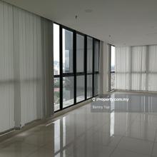 High floor office suites with 2 room 2 toilet above mall