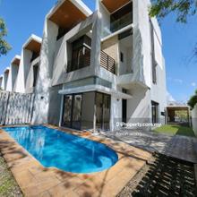 Brand New Unit , Ready move in , Anytime can viewing